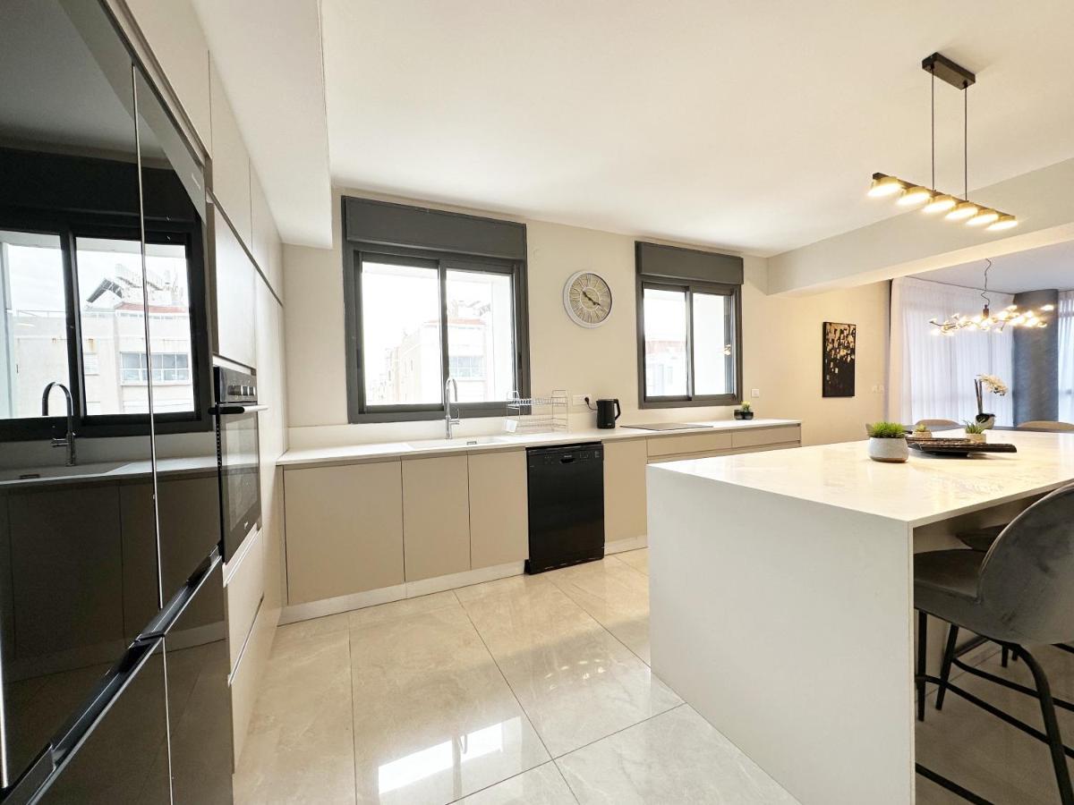 Mini Penthouse Near The Beach Netanya Ngoại thất bức ảnh